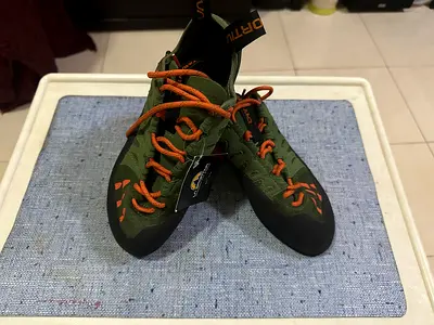 Lasportiva Unisex Climbing Shoes by Tarantioles