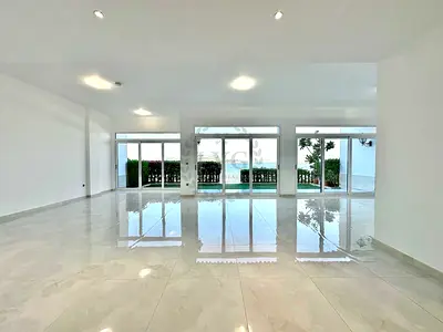 Luxury Beach Villa | Beachfront | Vacant & Ready