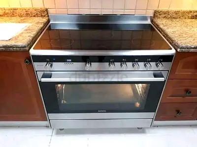 Siemens latest Iq700 electric range with ceramic hob and oven