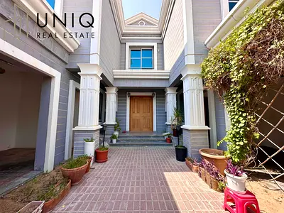 4BR + Maids Townhouse | VACANT | Middle Unit