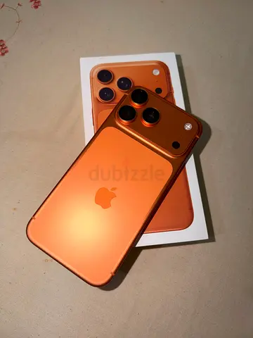 Apple iPhone (orange) 17 Pro Max - Excellent condition with box