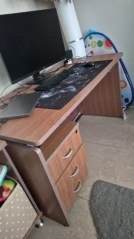 Computer table