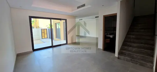 3 bed /ready to move / new