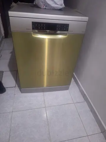 Bosch series 6 dishwasher with WiFi almost new
