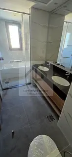 4 bed / ready to move / prime location