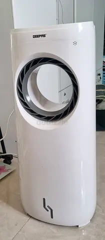 Geepas bladeless tower fan - good working condition