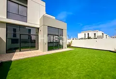 Single Row | Corner Unit | Close to Amenities