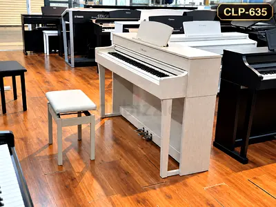 Yamaha Clavinova CLP-635 White Ash – Refurbished + Bench