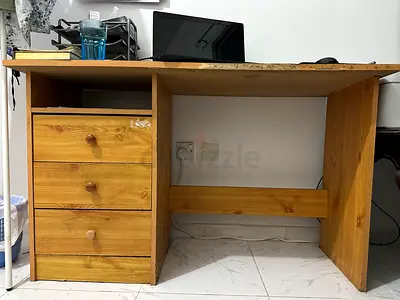 WOODEN STUDY / WORK TABLE IN VERY GOOD CONDITION FOR SALE