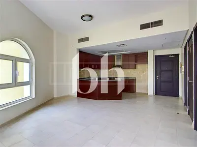 1BR | Mid Floor | Unfurnished | V type | Vacant