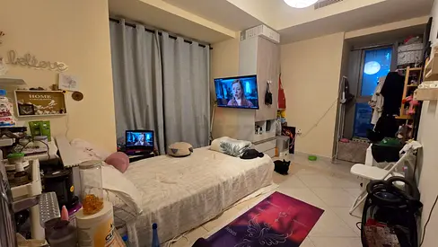 Spacious Private Room for Rent in Dubai (Princess tower) Rent 3000