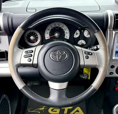 صورة مصغرة 7 لـ 2014 Toyota FJ CRUISER