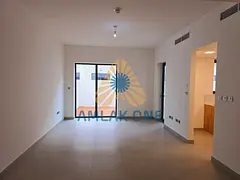 Single Row | Corner Unit | Maid Room