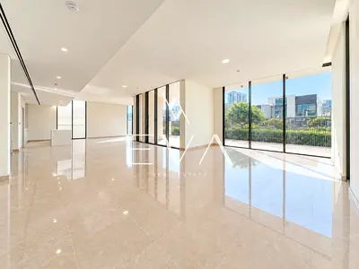 LUXURY VILLA | UNFURNISHED | VACANT