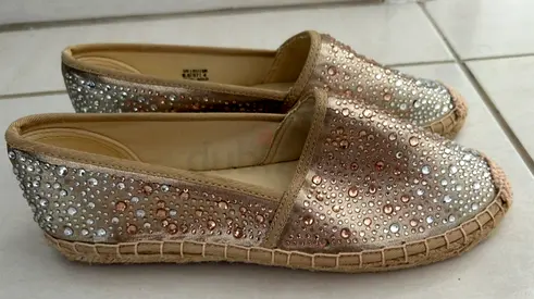 Shoes size 37