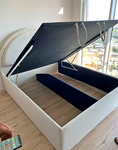 Brand New King size Hydrolic Storage bed Frame For sale