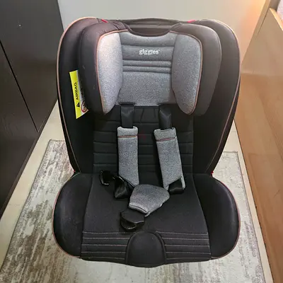 Graco convertible infant/toddler car seat – good condition
