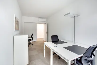 مكتب خاص للإيجار – Regus Abu Dhabi, Al Falah Plaza