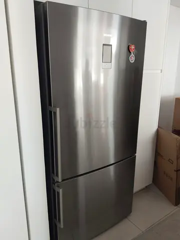 Siemens letest model top fridge bottom freezer