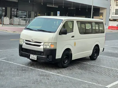 Toyota Hiace GL | 2014 model | GCC Specs | 13 seater