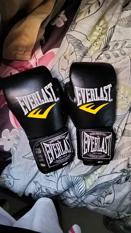 Boxing gloves