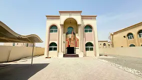 Luxury 4bhk villa with maidroom for Rent in al Garrayen