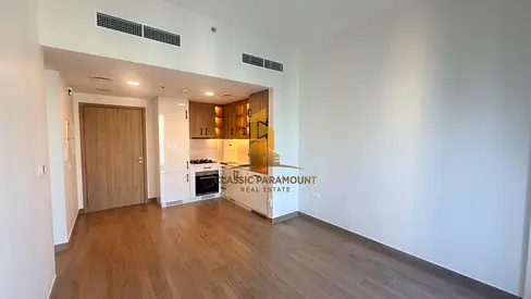 VACANT | FLEXIBLE CHEQUES | HIGH FLOOR