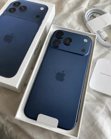 iPhone 17 Pro Max in Blue 512GB bought 1 week ago