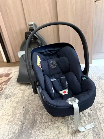 Cybex Cloud Z Infant Car Seat - Good Condition, Light Use