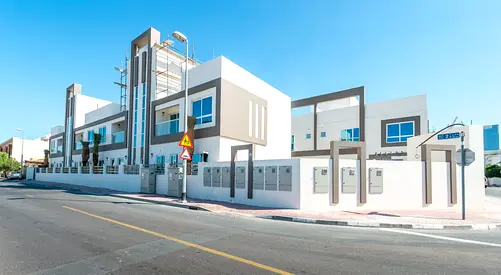 BRAND NEW 3BHK DUPLEX VILLAHA 180K IN 4 CHEQUES WITH ALL FACILITIES