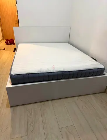 IKEA malam bed with mattress King size bed 2 storage drawers underneath is available