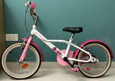 Decathlon B’Twin Docto Girl 500 16-inch kids bike