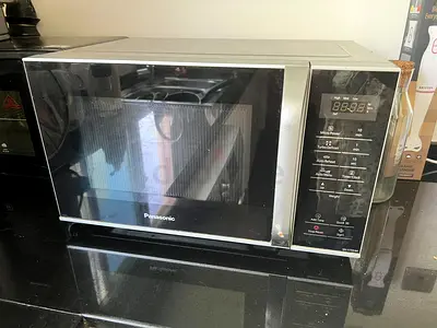 Panasonic Countertop Microwave - Good Working Condition