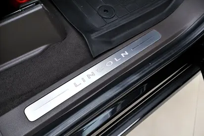 صورة 7 لـ 2023 Lincoln NAVIGATOR