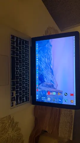 Silver Apple MacBook Laptop i5 500gb storage 8gb ram 15 inches with charger and bag