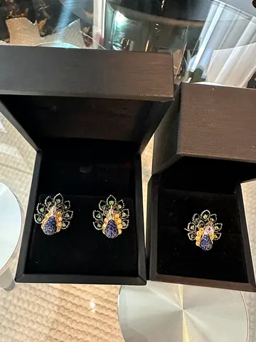 Beautiful peacocks set gold diamond sapphires