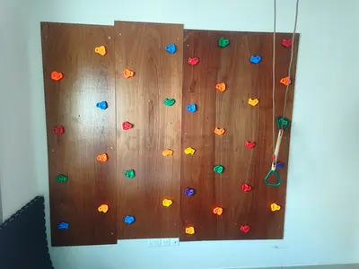 Climbing wall