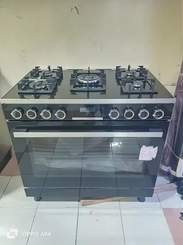 Brand New Bosch Series 8 Full  Gas Cooker with Oven - Black Glass Top