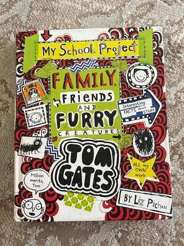 Tom Gates: Family, Friends and Furry Creatures (My School Project) - Good Condition
