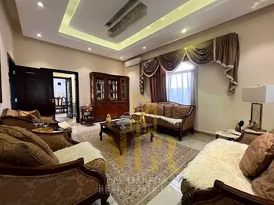 فيلا للبيع (استخدام سكني وتجاري) في منطقة الروضة 2 – عجمان | 5 غرف نوم | حديقة