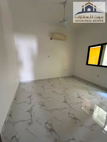 🔥 استوديو واسع في المجرّة | 16,000 درهم فقط | 4 أو 6 دفعات 🇦🇪 استوديو للإيجار السنوي – المجرّة، الشارقة