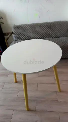 round white coffee table with yellow legs 80x80cm