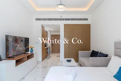UPGRADED STUDIO | FULLY FURNISHED | VACANT