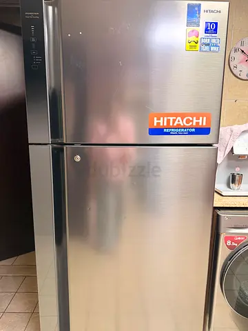 Hitachi Fridge to sell