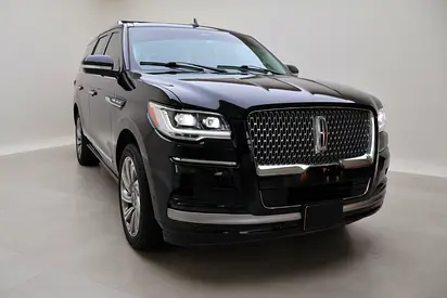 صورة 4 لـ 2023 Lincoln NAVIGATOR