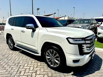 For sale is a pristine 2023 Toyota Land Cruiser VXR with GCC V6 4.0T free accident Original Paint sp