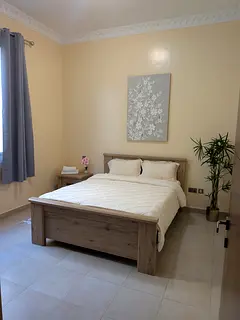 1 master bedroom available for rent