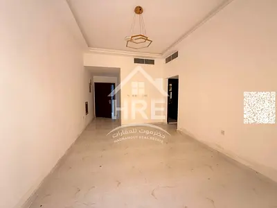 850 قدم مجددة مع بلكونة وموقف مغطى