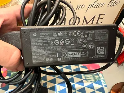 HP 65W Laptop Charger / Power Adapter (Original) - Excellent Working Condition