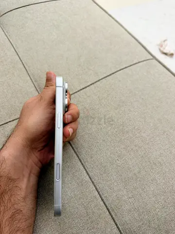 iPhone 17pro Max 256 gb Scratch less. 98% battery.